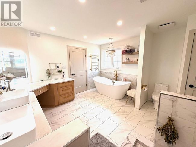 2105 Foothill Dr, Home with 5 bedrooms, 3 bathrooms and null parking in Thunder Bay ON | Image 31