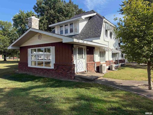 108 S Race St, Vernon, IL, 62892-1242 | Card Image