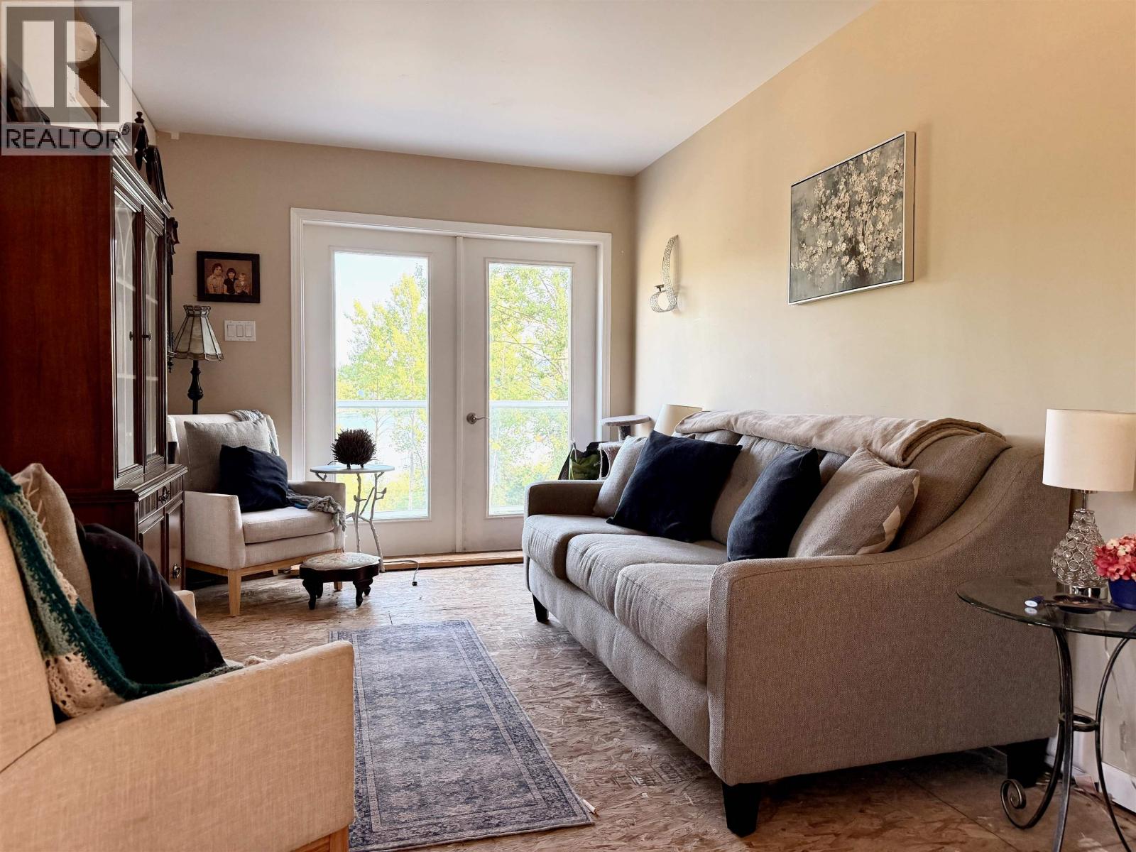 Residential in 100 Mile House 2