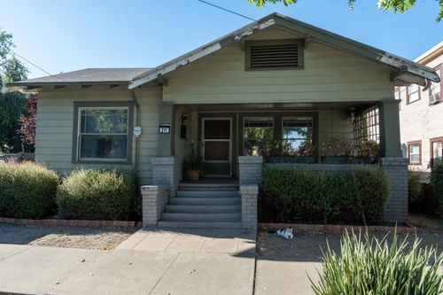 211 E Willow St, Stockton, CA, 95202-1117 | Card Image