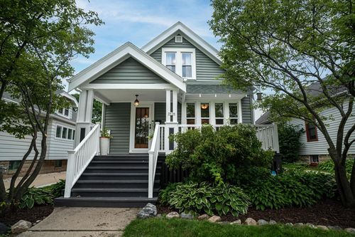 3936 N Frederick Avenue, Shorewood, WI, 53211 | Card Image