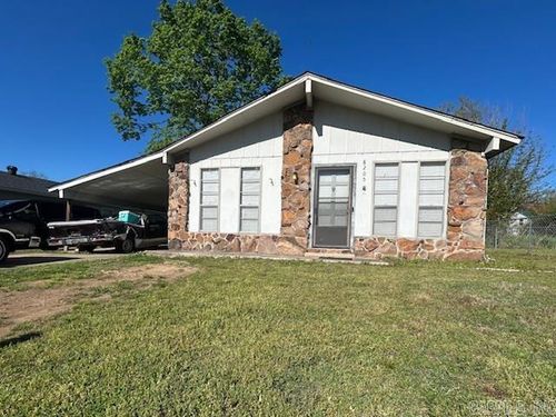 8205 N Claremont Ave, Sherwood, AR, 72120-3971 | Card Image