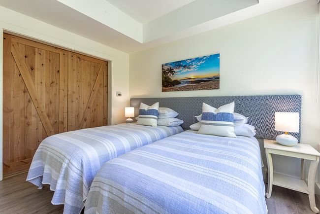 Bedroom 2 has 8-foot tall frameless & beautifully crafted wood ‘barn’ doors | Image 20