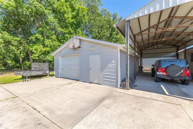 Detached garage with driveway | Image 8
