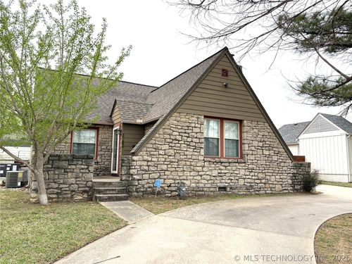 3182 E 1st St, Tulsa, OK, 74104-1709 | Card Image