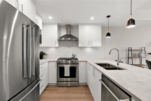 404-2520 Hackett Cres, Saanichton, BC, V8M0C5 | Card Image