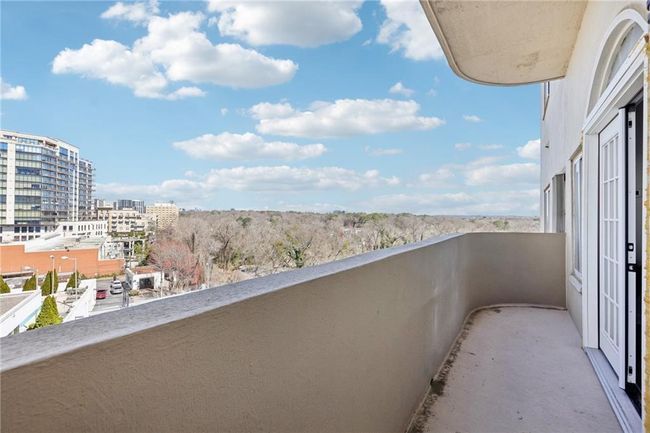 APT-405 - 2161 Peachtree Rd Ne, Condo with 2 bedrooms, 2 bathrooms and 1 parking in Atlanta GA | Image 9