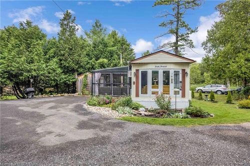 7-1085 Concession Rd 10 W, Freelton, ON, N0B2J0 | Card Image