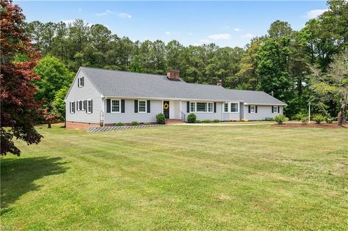 540 W Main St, Wakefield, VA, 23888-2999 | Card Image