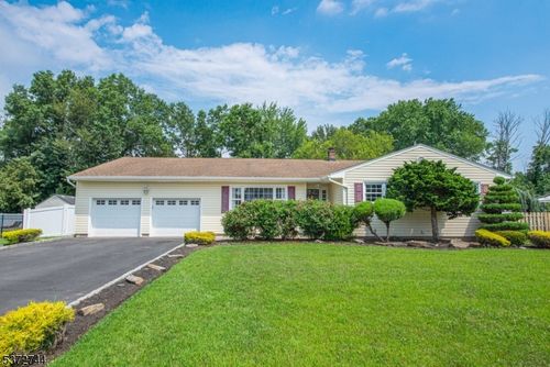 87 Glenroy Rd E, Fairfield, NJ, 07004 | Card Image