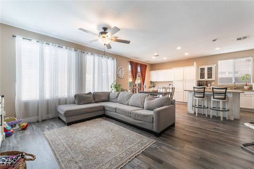 1014 Lone Pine River Ave, Henderson, NV, 89002-0928 | Card Image