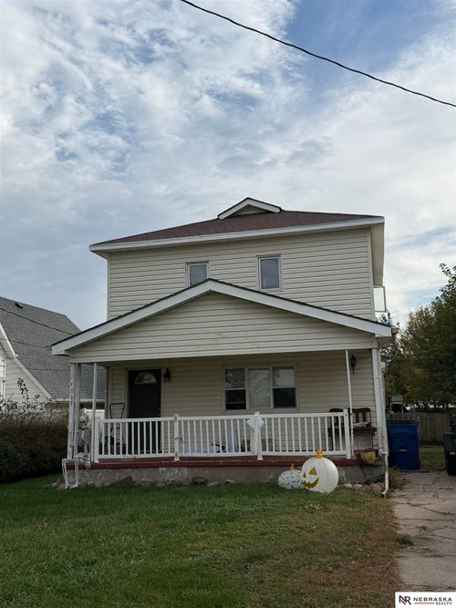 817 5th St, Friend, NE, 68359-1603 | Card Image