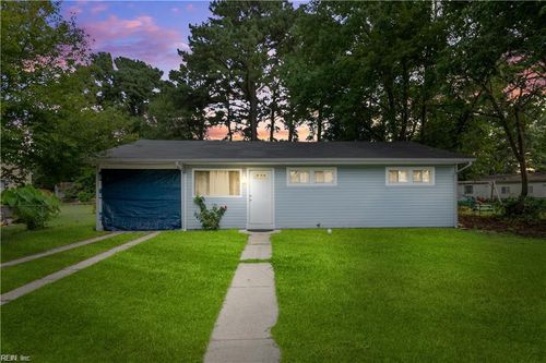 208 York Dr, Portsmouth, VA, 23702-1818 | Card Image