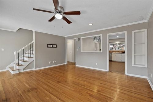 5706 97th St, Overland Park, KS, 66207-2927 | Card Image