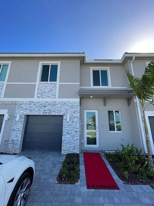 1323 Se 7th Ter, HOMESTEAD, FL, 33034-3461 | Card Image