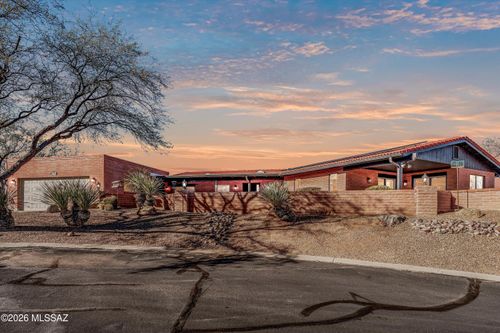 3902 S Via Del Ruisenor, Green Valley, AZ, 85622-5017 | Card Image