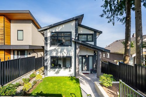 26 Holdom Ave, Burnaby, BC, V5B3T7 | Card Image