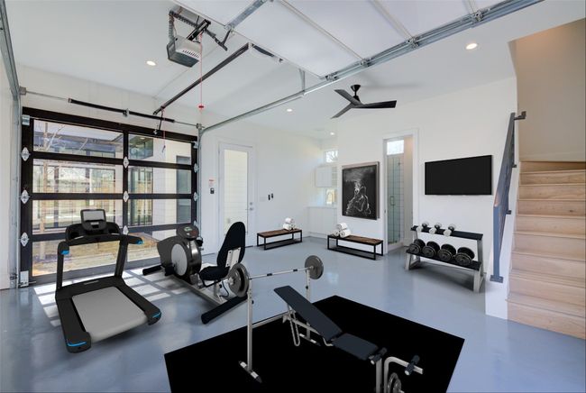 Virtually staged. Plenty of room to turn this flex space into a gym, yoga or Pilates studio for you or your clients. | Image 30