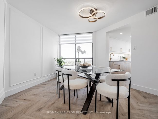 1611 - 7420 Bathurst St, Condo with 3 bedrooms, 2 bathrooms and 1 parking in Thornhill ON | Image 10