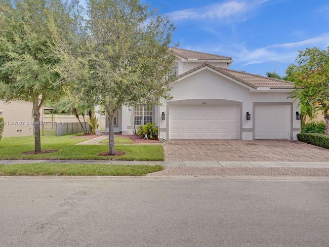 18051 Sw 41st St, House other with 4 bedrooms, 2 bathrooms and null parking in Miramar FL | Image 5