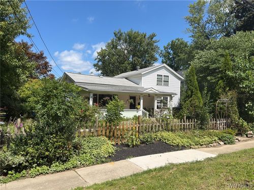 300 Oneida St, Lewiston, NY, 14092-1222 | Card Image