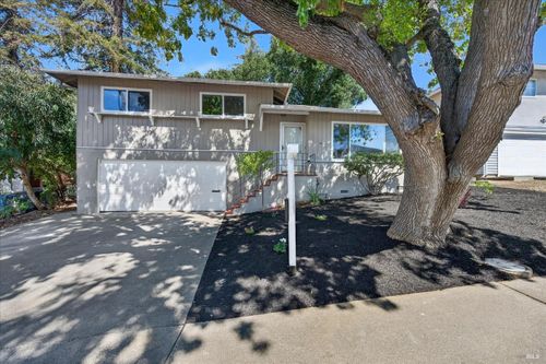 46 Los Cerritos Dr, Vallejo, CA, 94589-2607 | Card Image
