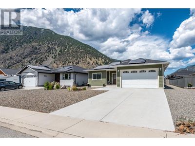 324 K View Cres, House other with 3 bedrooms, 2 bathrooms and null parking in Keremeos BC | Image 2