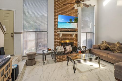 305-13798 Hollowgreen Dr, Houston, TX, 77082-1853 | Card Image