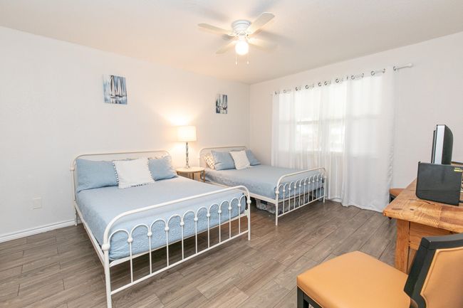 102 - 104 Cove E, Condo with 3 bedrooms, 2 bathrooms and null parking in Horseshoe Bay TX | Image 27
