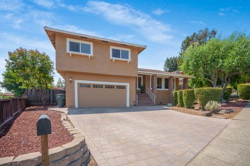 810 W Main Ave, Morgan Hill, CA, 95037-4017 | Card Image