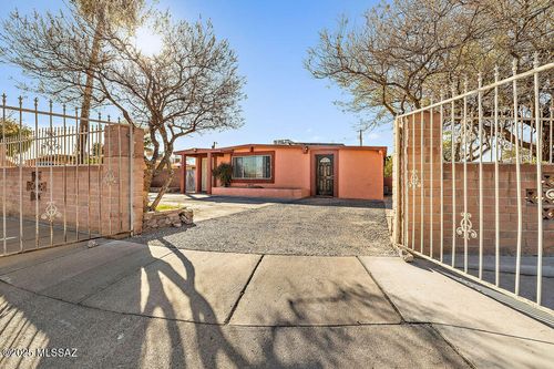 2 E Susana St, Tucson, AZ, 85756-7535 | Card Image