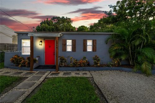 1240 Nw 38th St, Miami, FL, 33142-4826 | Card Image