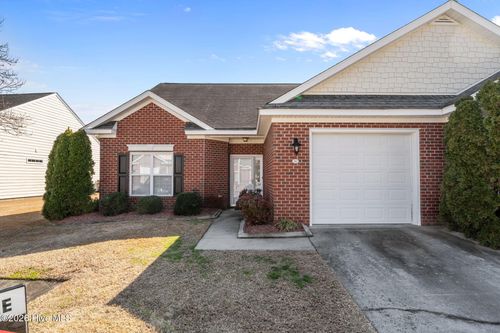 102 Oxford Dr, Goldsboro, NC, 27534-8693 | Card Image