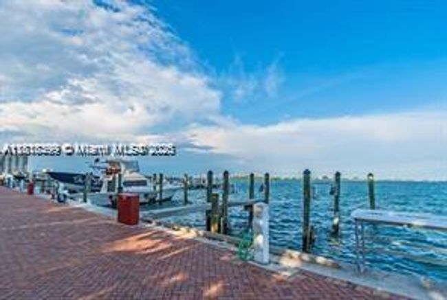 APT-309 - 2000 Towerside Ter, Condo with 2 bedrooms, 2 bathrooms and null parking in Miami FL | Image 19