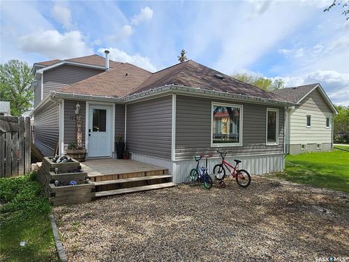 117 2nd St W, Carlyle, SK, S0C0R0 | Card Image