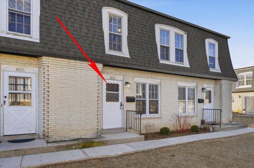 4273 W Cherrywood Ln, Brown Deer, WI, 53209-1005 | Card Image