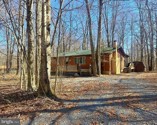 146 Outer Dr, Pocono Lake, PA, 18347-8066 | Card Image