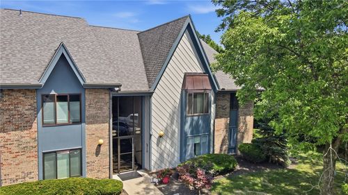 1933 Washington South Dr, Washingtn Twp, OH, 45458-1713 | Card Image