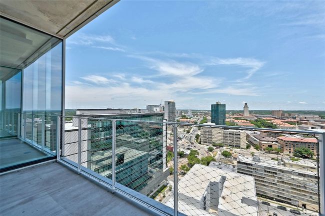 Enjoy panoramic views of Downtown Austin and the University of Texas Tower from your private balcony—perfect for morning coffee or evening sunsets. | Image 16
