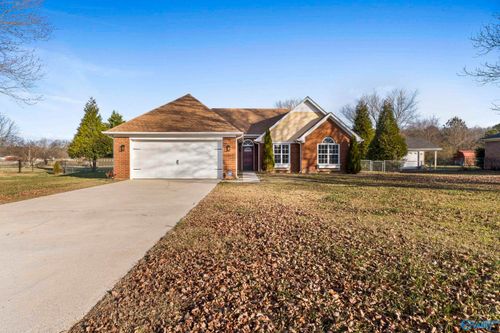 1149 Opp Reynolds Rd, Toney, AL, 35773-7445 | Card Image