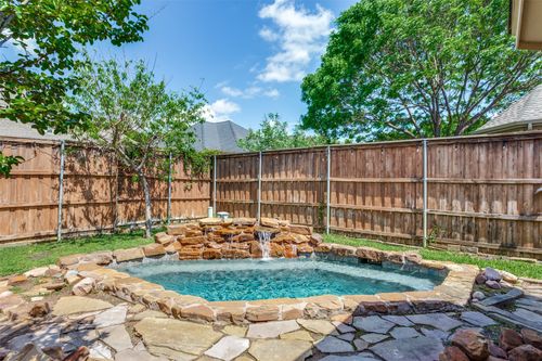 7901 Chaddington Dr, North Richland Hills, TX, 76182-6727 | Card Image