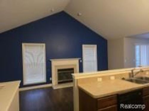 5675 Hampshire Ln, Ypsilanti, MI, 48197-3211 | Card Image