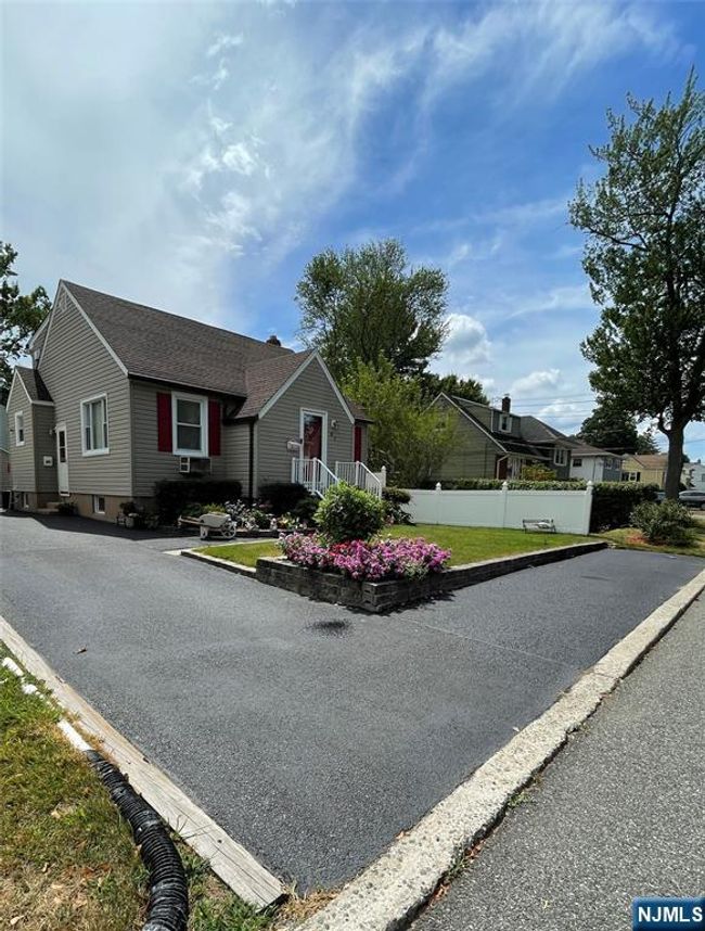 81 Lenox Ave, Home with 1 bedrooms, 1 bathrooms and null parking in Dumont NJ | Image 20