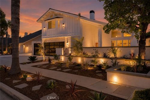 4232 Pierson Dr, Huntington Beach, CA, 92649-3051 | Card Image