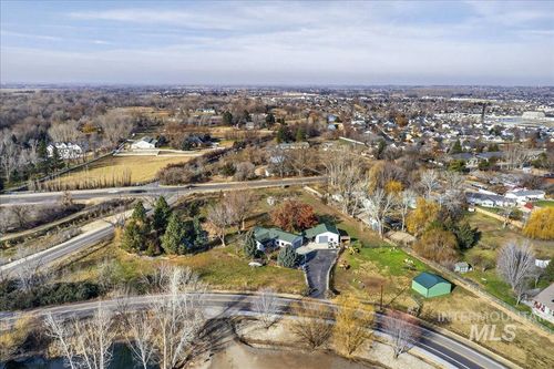 1015 S Main St, Star, ID, 83669-5413 | Card Image