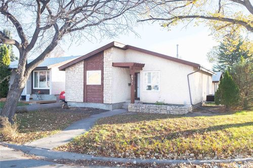 831 Seymour Crescent N, Regina, SK, S4X2B6 | Card Image