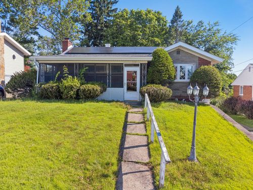 318 Dunbar Dr, Pittsburgh, PA, 15235-5403 | Card Image