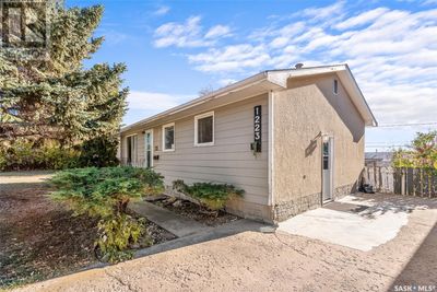 1223 Athabasca St W, House other with 4 bedrooms, 2 bathrooms and null parking in Moose Jaw SK | Image 2