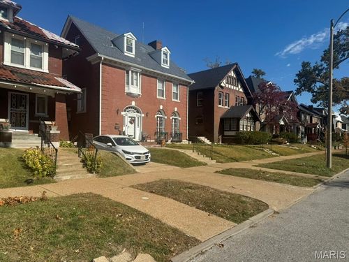 5755 Waterman Blvd, Saint Louis, MO, 63112-1601 | Card Image