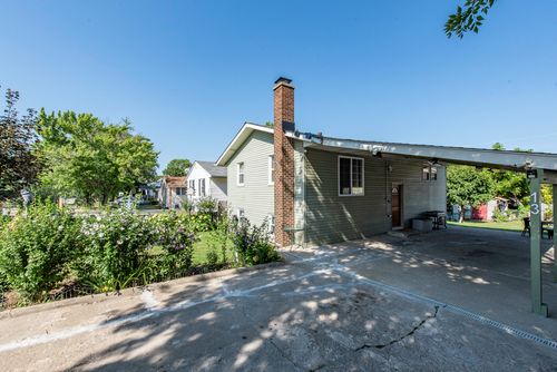 13 N Pioneer Rd, Waukegan, IL, 60085-4501 | Card Image